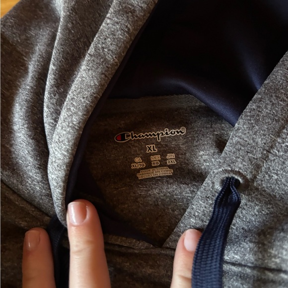 Uconn huskies women’s hoodie - Picture 3 of 4